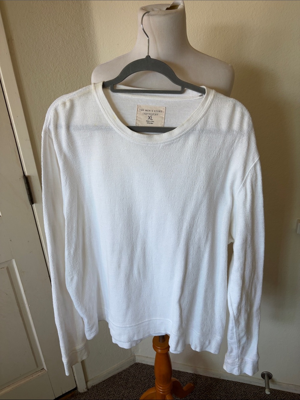 The Men's Store at Blooingda White Crewneck Sweater - Lightweight Long Sleeve